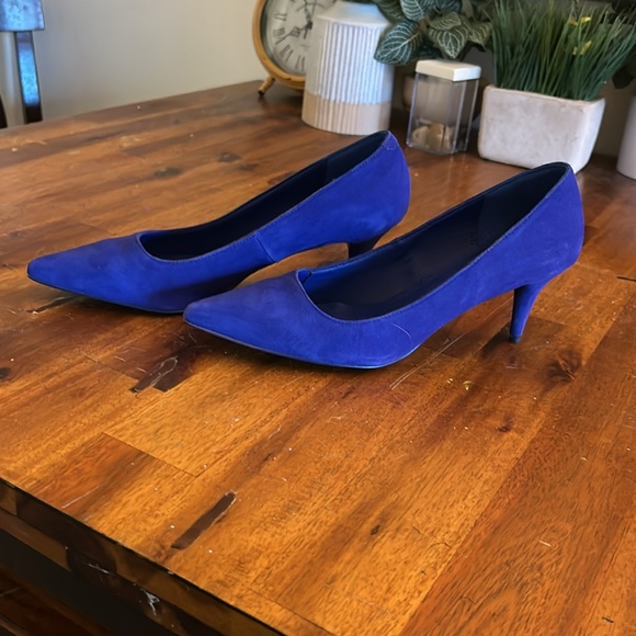 Kelsi Dagger Blue Suede Pointy Toe 2.5" Heels Pumps... Size: 7 1/2 .. NWOT - Picture 8 of 9